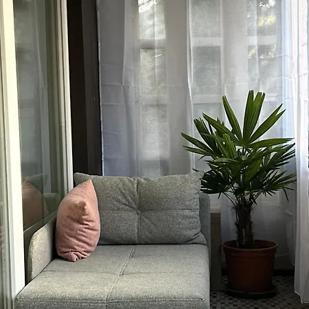 1 Apartment