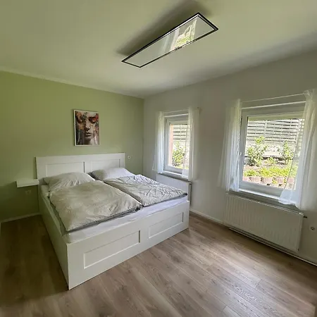 1 Apartment *